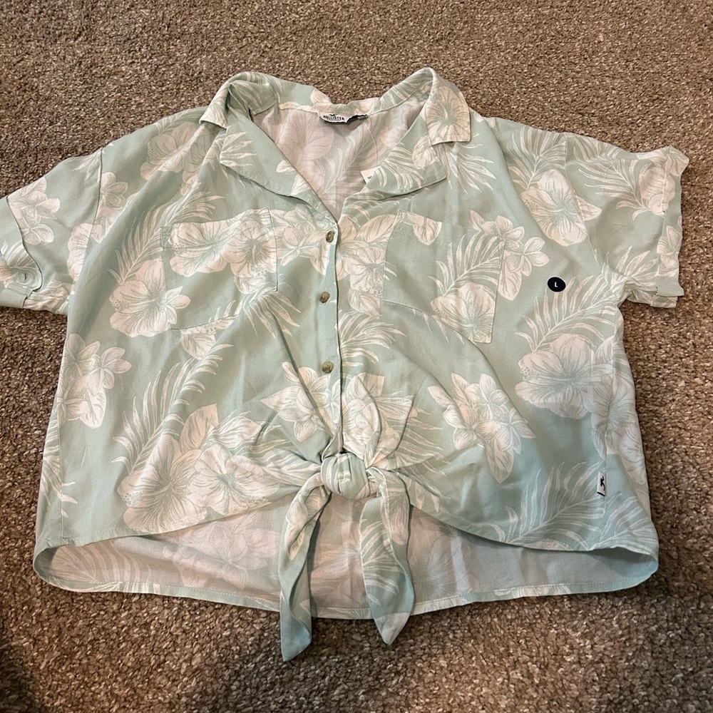 NWT Hollister Hawaiian button down top